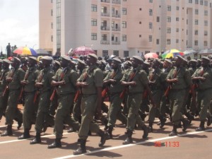 De fait, l’armée malienne n’existe plus que sur le papier depuis deux décennies. 