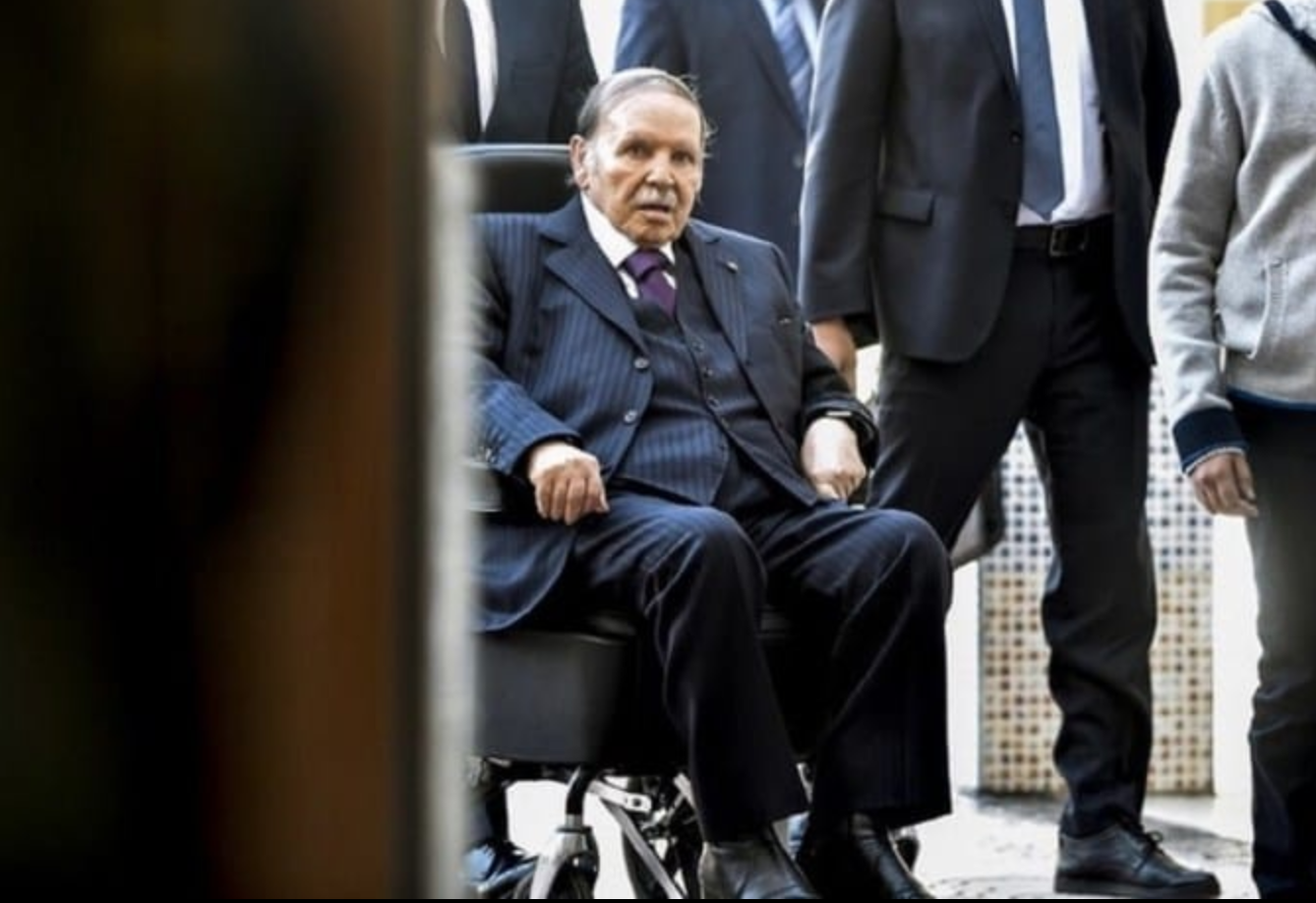 Le grand jeu pour rester Président a vie en dépit de la volonté populaire